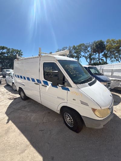 2006 Dodge Sprinter Location - Large Trucks & Vans - Row 26 - Stock # H53659