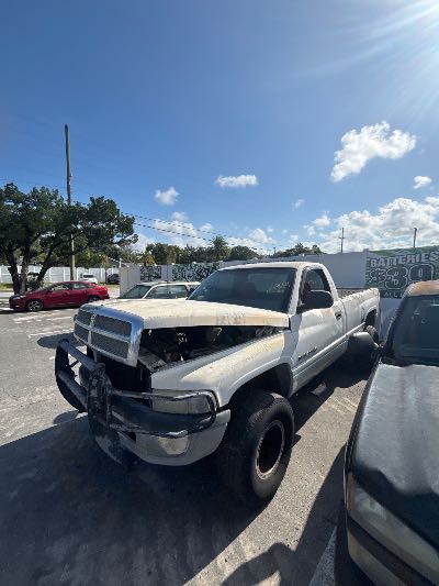 2001 Dodge Ram 2500 Location - Large Trucks & Vans - Row 26 - Stock # H53664