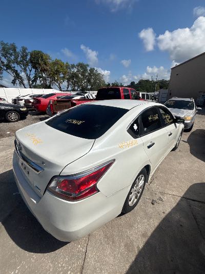 2014 Nissan Altima Location - Imports - Row 21 - Stock # H53668