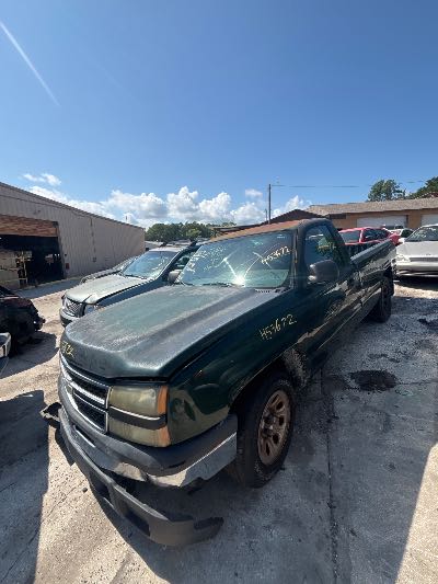 2006 Chevrolet Silverado 1500 Location - Large Trucks & Vans - Row 26 - Stock # H53672
