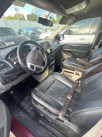 2015 Chrysler Town & Country Location - Imports - Row 999 - Stock # H53679