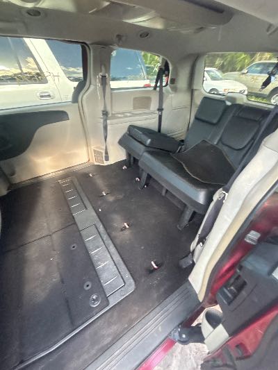 2015 Chrysler Town & Country Location - Imports - Row 999 - Stock # H53679