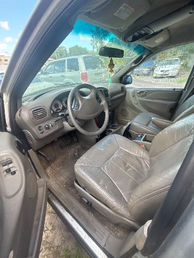 2001 Chrysler Town & Country Location - Chrysler - Row 47 - Stock # H52985