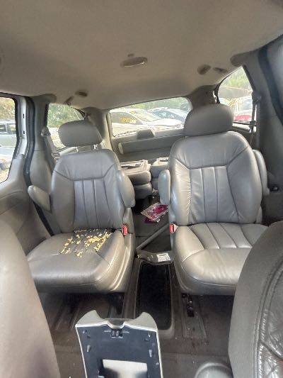 2001 Chrysler Town & Country Location - Chrysler - Row 47 - Stock # H52985