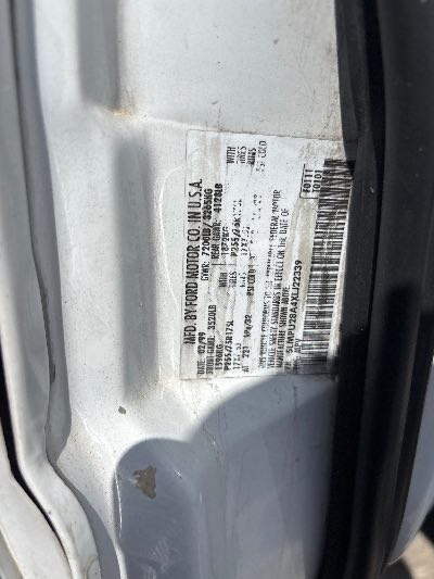 1999 Lincoln Navigator Location - Large Trucks & Vans - Row 27 - Stock # H53744