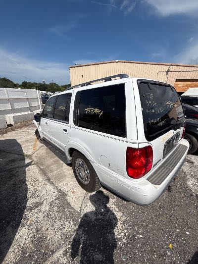 1999 Lincoln Navigator Location - Large Trucks & Vans - Row 27 - Stock # H53744