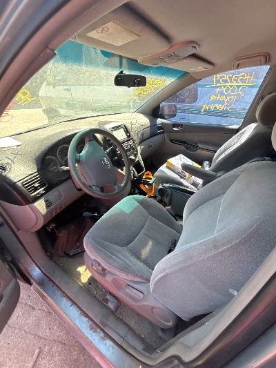 2004 Toyota Sienna Location - Imports - Row 19 - Stock # H53754