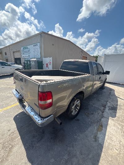 2005 Ford F-150 Location - Large Trucks & Vans - Row 27 - Stock # H53755