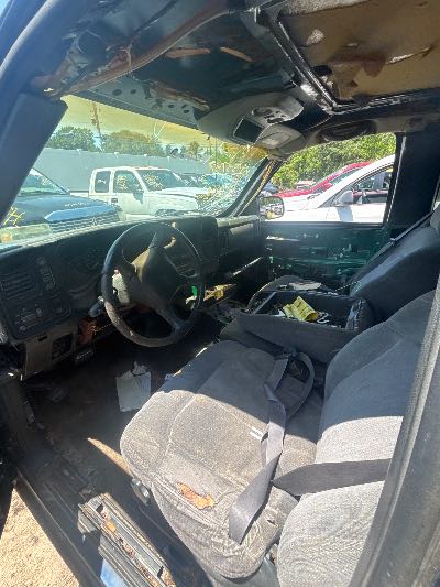 1999 Chevrolet Silverado 1500 Location - Large Trucks & Vans - Row 31 - Stock # H53737