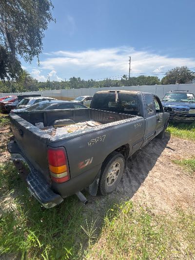 1999 Chevrolet Silverado 1500 Location - Large Trucks & Vans - Row 31 - Stock # H53737