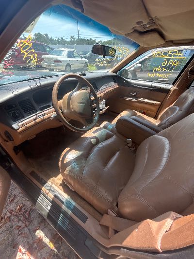 1996 Lincoln Town Car Location - Ford - Row 33 - Stock # H53208