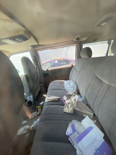 2001 Chevrolet Astro Passenger Location - GM - Row 34 - Stock # H53240