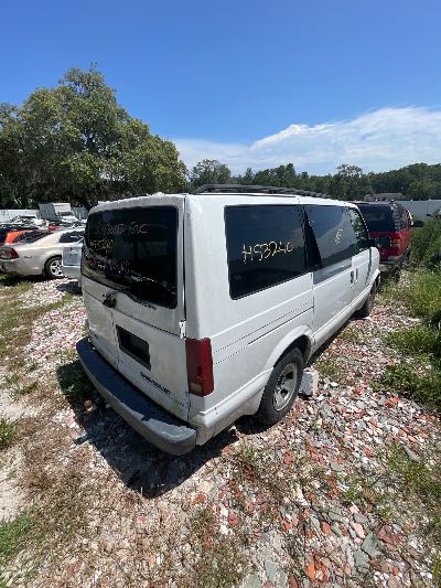 2001 Chevrolet Astro Passenger Location - GM - Row 34 - Stock # H53240
