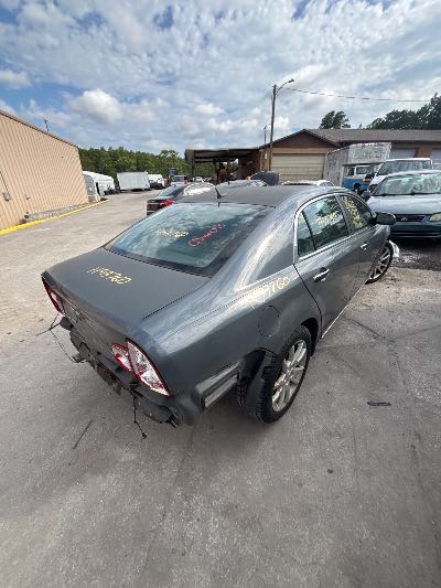 2009 Chevrolet Malibu Location - GM - Row 37 - Stock # H53760
