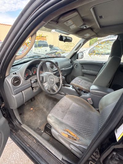 2005 Jeep Liberty Location - Chrysler - Row 46 - Stock # H53691