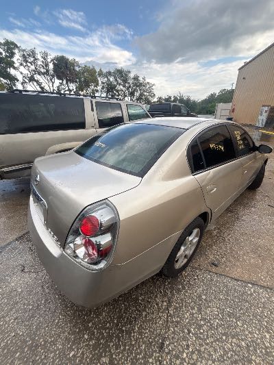 2006 Nissan Altima Location - Imports - Row 22 - Stock # H53791