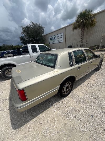 1997 Lincoln Town Car Location - Ford - Row 31 - Stock # H53895