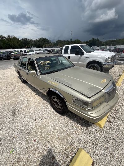 1997 Lincoln Town Car Location - Ford - Row 31 - Stock # H53895