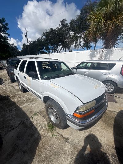 2000 Chevrolet Blazer Location - GM - Row 25 - Stock # H53918