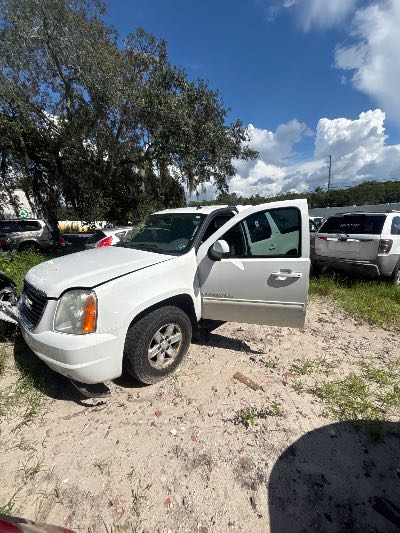 2010 GMC Yukon XL Location - Large Trucks & Vans - Row 30 - Stock # H53686