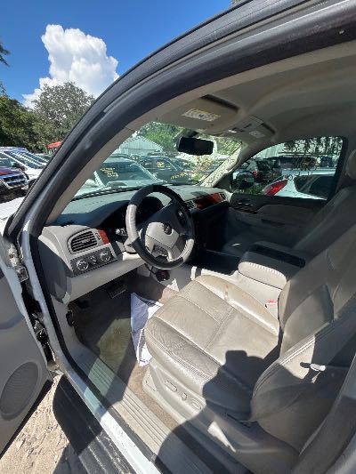 2010 GMC Yukon XL Location - Large Trucks & Vans - Row 30 - Stock # H53686