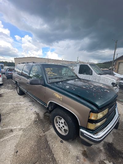 1995 Chevrolet Suburban 1500 Location - Large Trucks & Vans - Row 31 - Stock # H54001