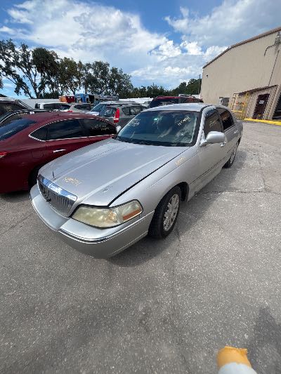 2011 Lincoln Town Car Location - Ford - Row 34 - Stock # H54011