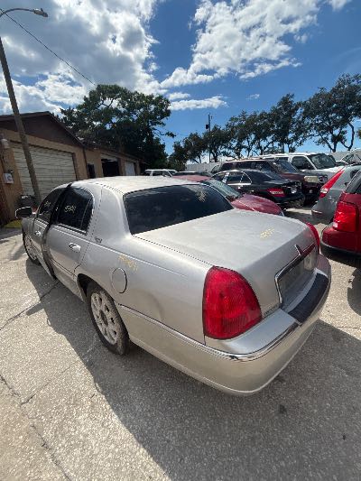 2011 Lincoln Town Car Location - Ford - Row 34 - Stock # H54011
