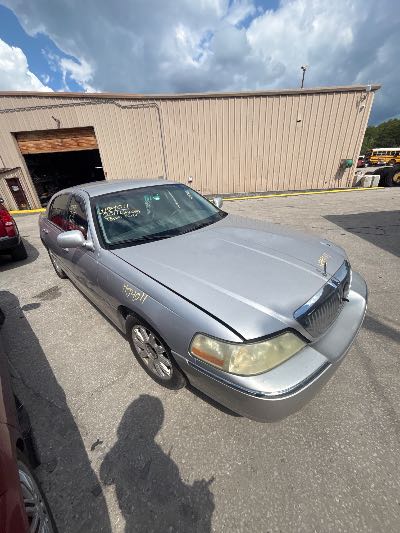 2011 Lincoln Town Car Location - Ford - Row 34 - Stock # H54011