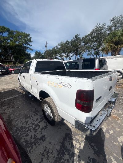 2004 Ford F-150 Location - Large Trucks & Vans - Row 32 - Stock # H54027