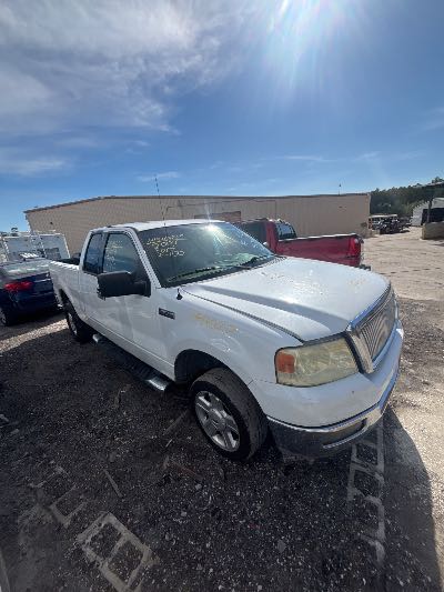 2004 Ford F-150 Location - Large Trucks & Vans - Row 32 - Stock # H54027