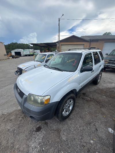2006 Ford Escape Hybrid Location - Ford - Row 34 - Stock # H54047