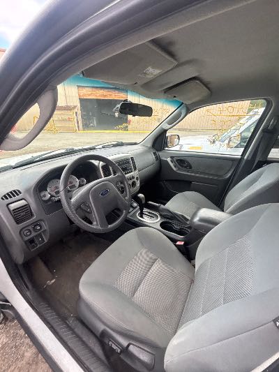 2006 Ford Escape Hybrid Location - Ford - Row 34 - Stock # H54047