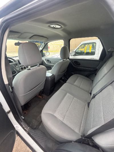 2006 Ford Escape Hybrid Location - Ford - Row 34 - Stock # H54047