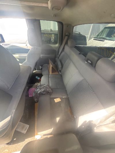 2005 Ford F-150 Location - Large Trucks & Vans - Row 32 - Stock # H54070