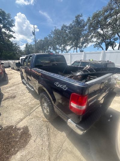 2005 Ford F-150 Location - Large Trucks & Vans - Row 32 - Stock # H54070