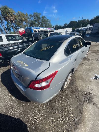 2009 Nissan Maxima Location - Imports - Row 3 - Stock # H43477