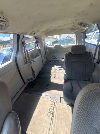 2005 Dodge Grand Caravan Location - Chrysler - Row 39 - Stock # H54106
