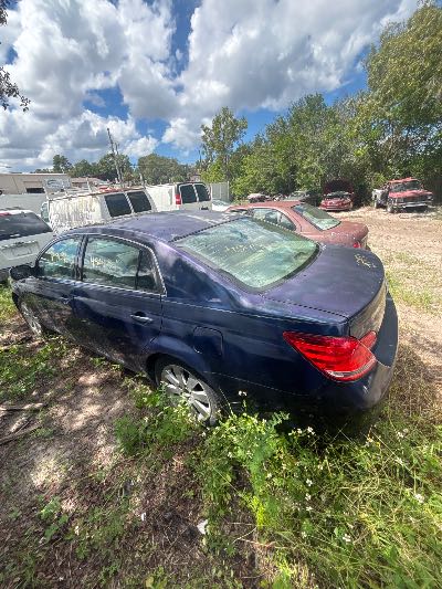 2006 Toyota Avalon Location - Imports - Row 4 - Stock # H54131