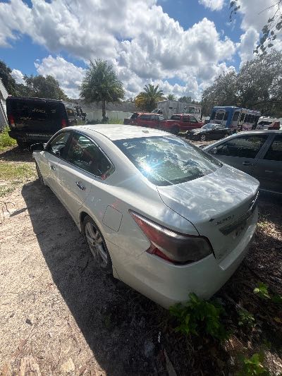 2013 Nissan Altima Location - Imports - Row 19 - Stock # H54121