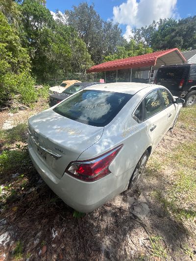 2013 Nissan Altima Location - Imports - Row 19 - Stock # H54121