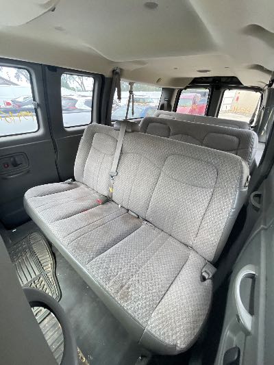 2006 Chevrolet Express Location - Large Trucks & Vans - Row 33 - Stock # H54161