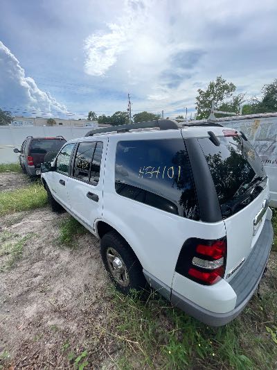 2006 Ford Explorer Location - Ford - Row 37 - Stock # H54101