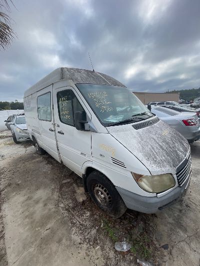 2005 Dodge Sprinter Van Location - Large Trucks & Vans - Row 48 - Stock # H54058