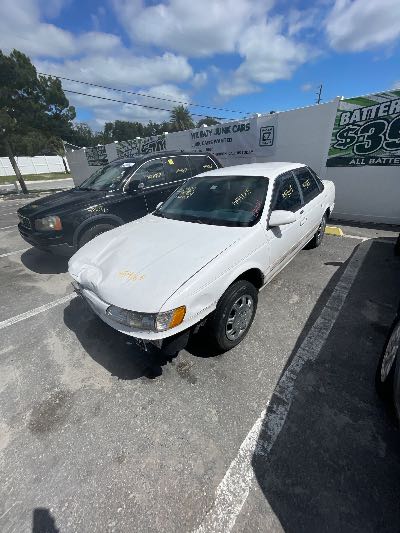 1995 Ford Taurus Location - Ford - Row 36 - Stock # H54165