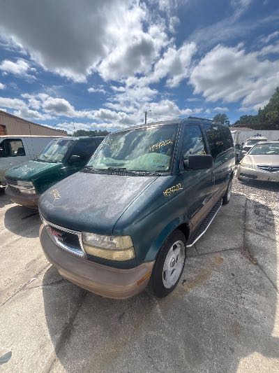 1999 GMC Safari Location - GM - Row 29 - Stock # H54202