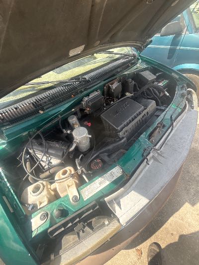2000 Chevrolet Astro Location - GM - Row 31 - Stock # H54201