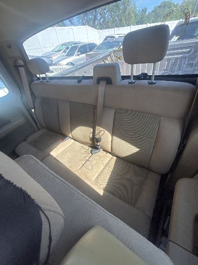 2005 Ford F-150 Location - Large Trucks & Vans - Row 48 - Stock # H54219