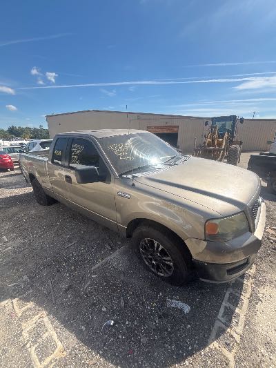 2005 Ford F-150 Location - Large Trucks & Vans - Row 48 - Stock # H54219