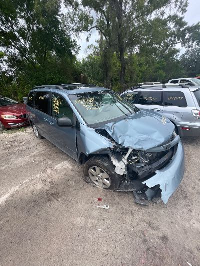 2006 Toyota Sienna Location - Imports - Row 11 - Stock # H54205